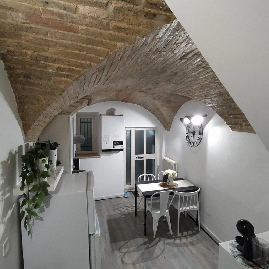 Apartamento Casa In Centro Storico Vista Gran Sasso Atri Exterior foto