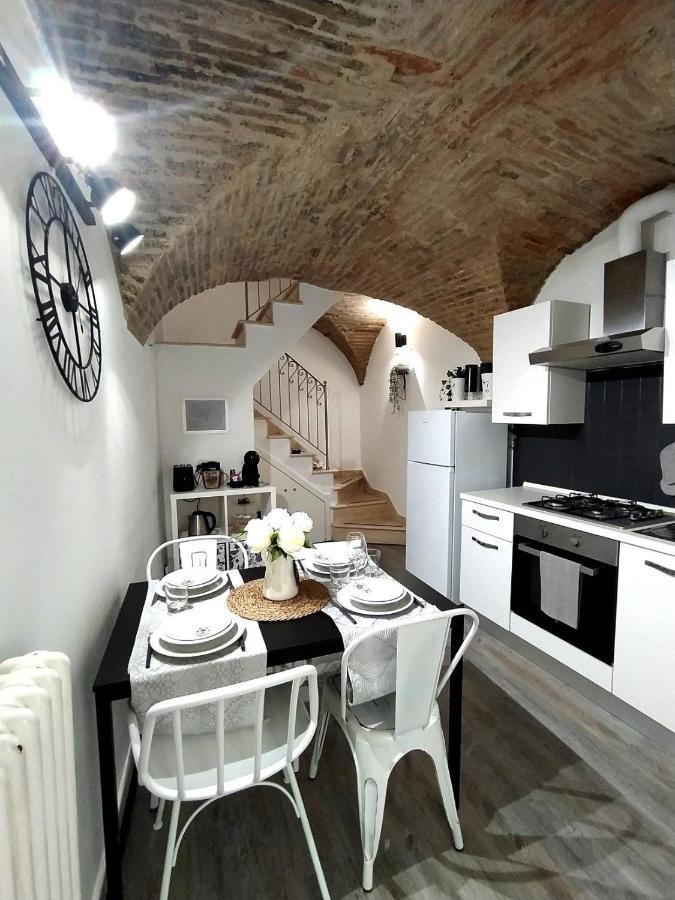 Apartamento Casa In Centro Storico Vista Gran Sasso Atri Exterior foto