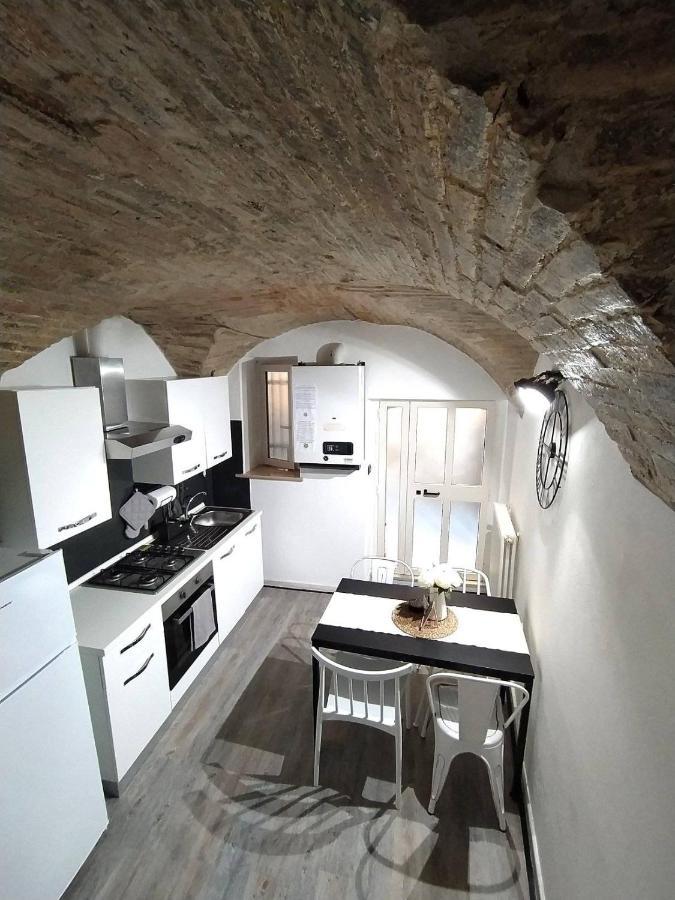 Apartamento Casa In Centro Storico Vista Gran Sasso Atri Exterior foto