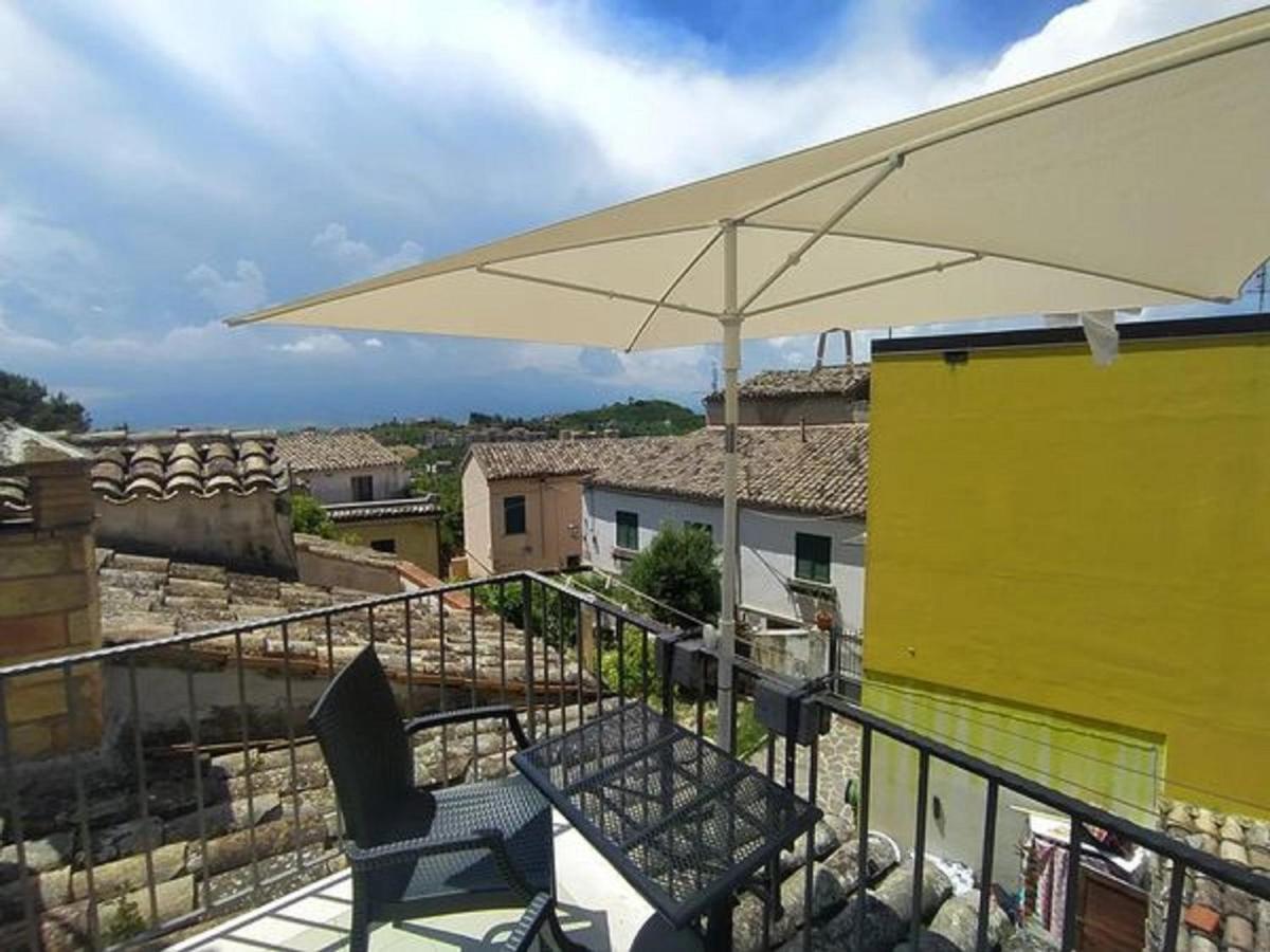 Apartamento Casa In Centro Storico Vista Gran Sasso Atri Exterior foto